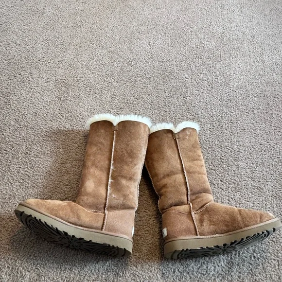 UGG Cream Sheepskin Lining - Picture 6 of 9